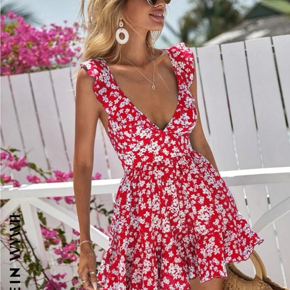 red and white romper - Picture 1 of 1